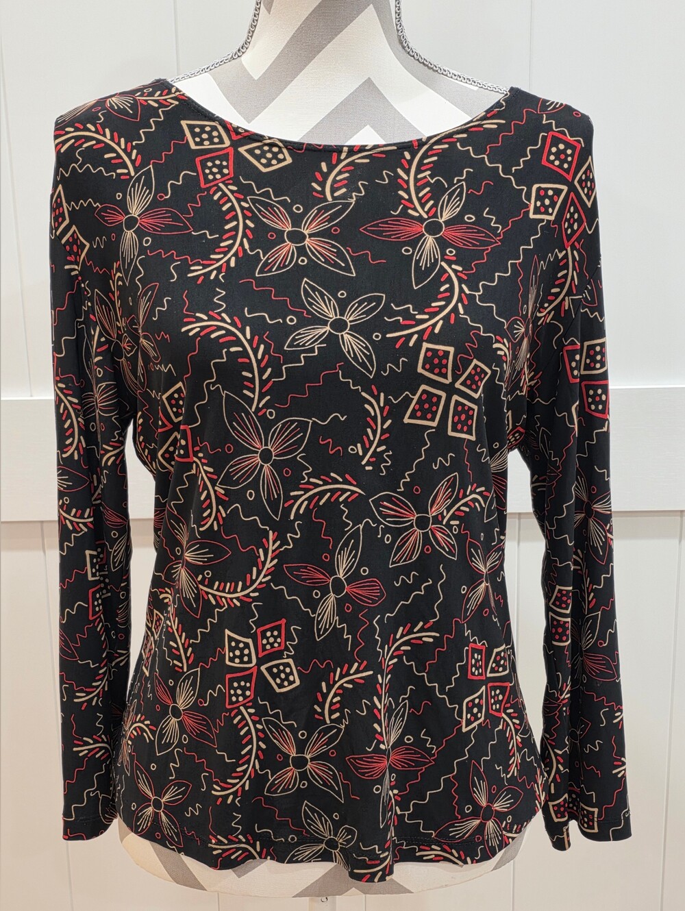Chico's Design Long-Sleeve Boatneck Top Size 1 (US 8) *200 B4